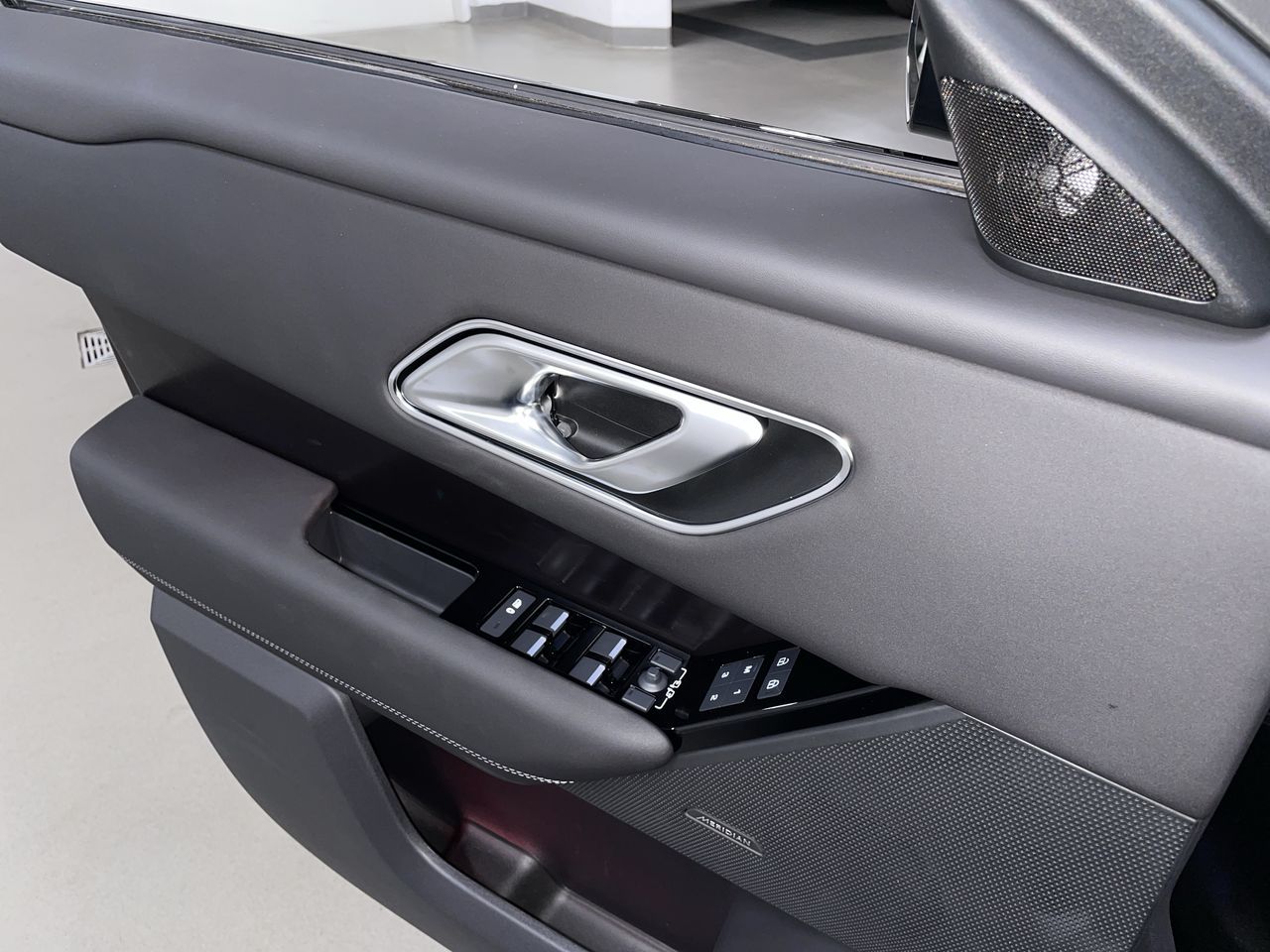2026  Range Rover Velar