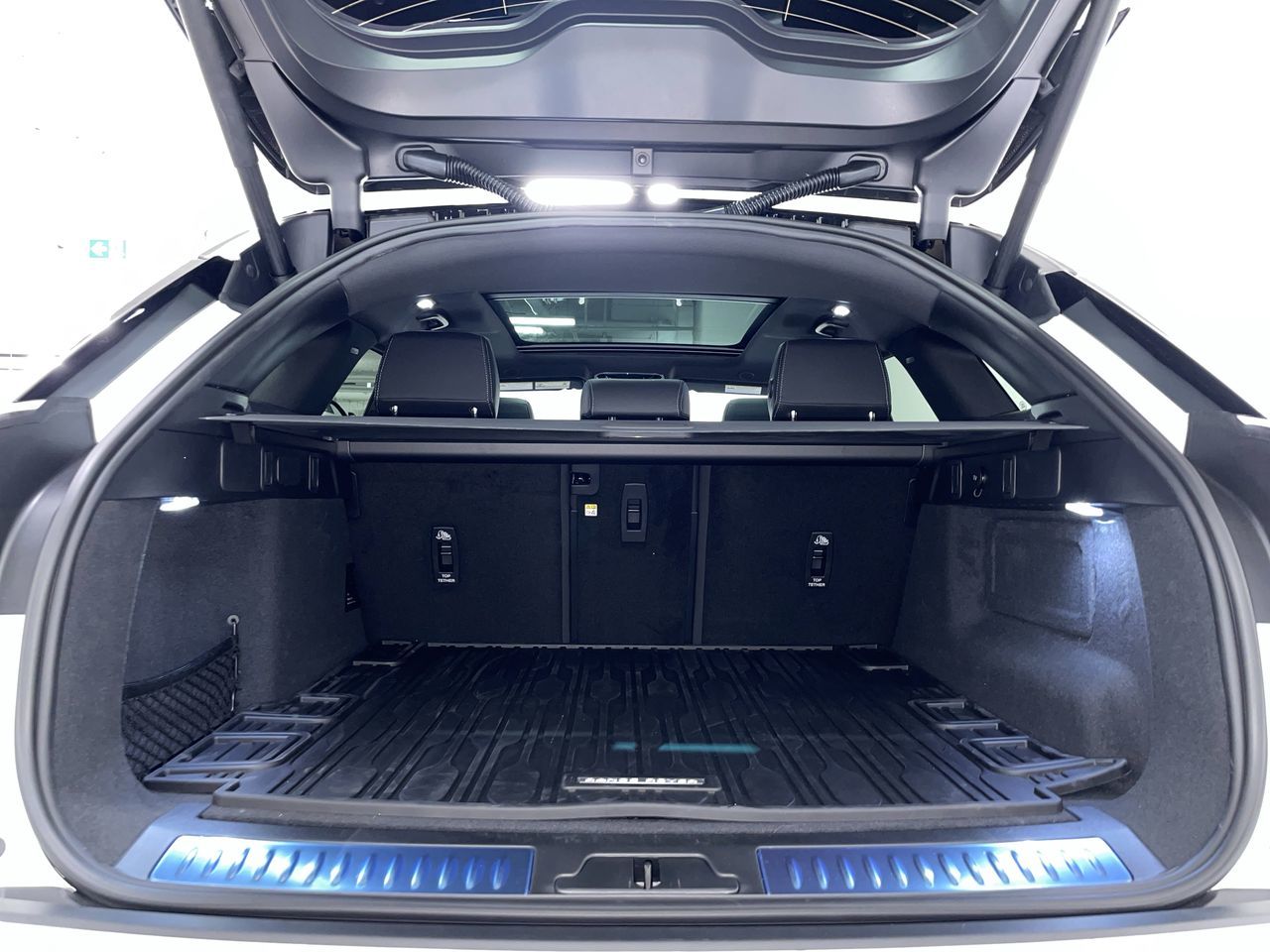 2026  Range Rover Velar