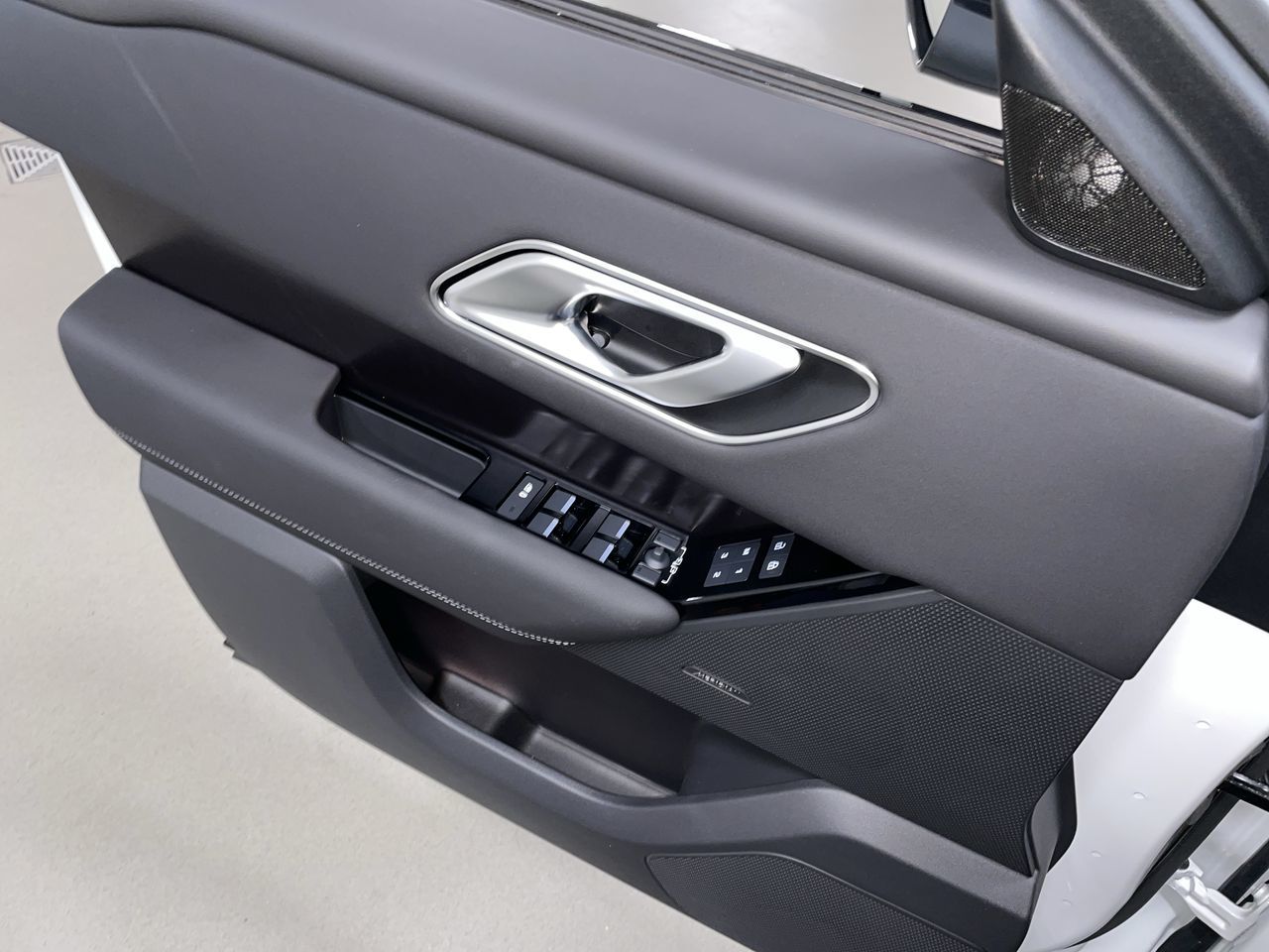 2026  Range Rover Velar