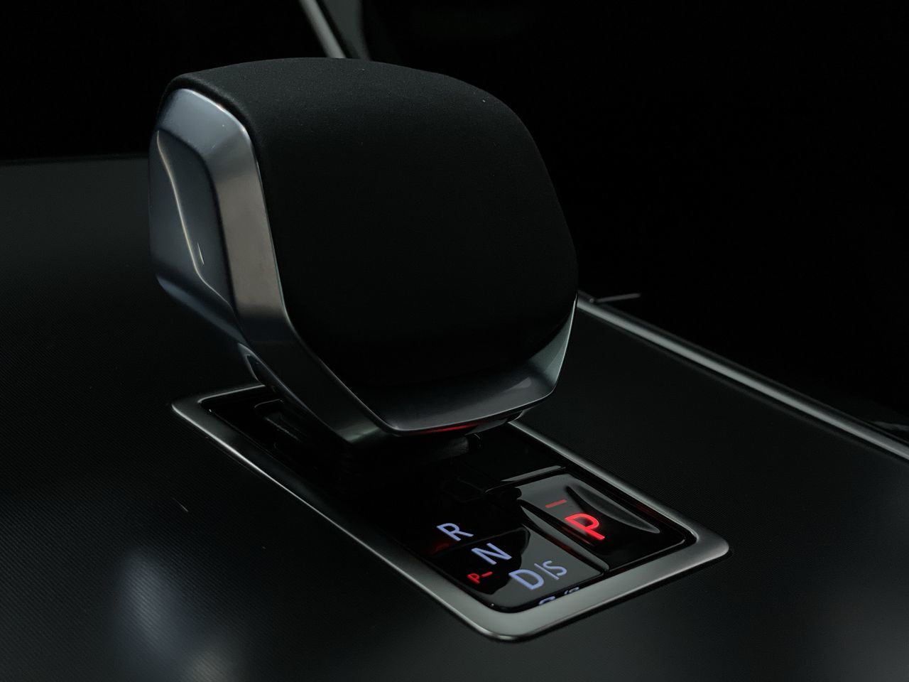 2026  Range Rover Velar
