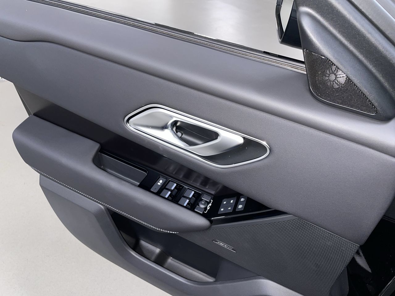 2026  Range Rover Velar