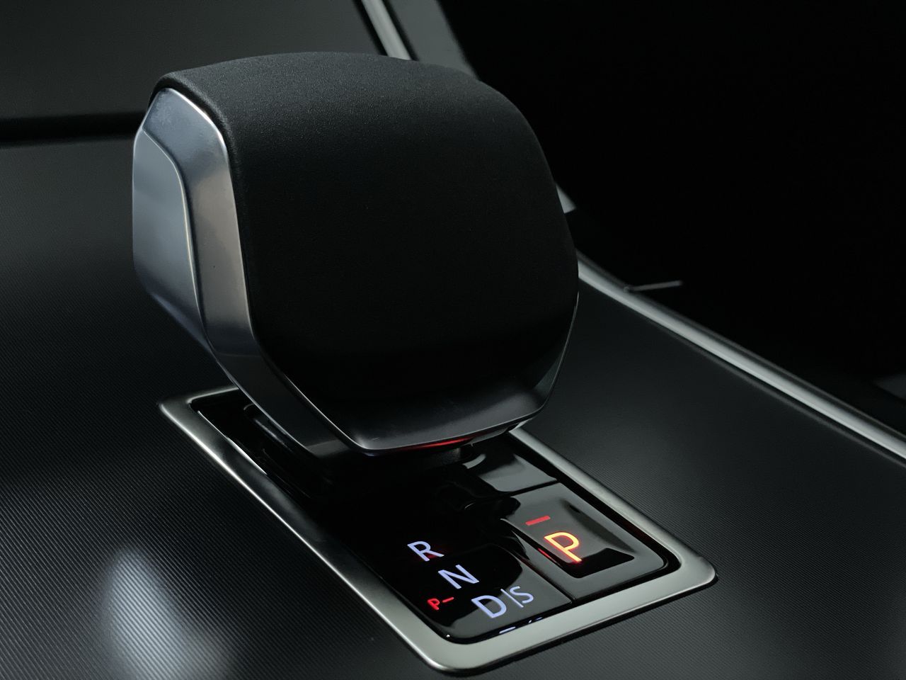 2026  Range Rover Velar