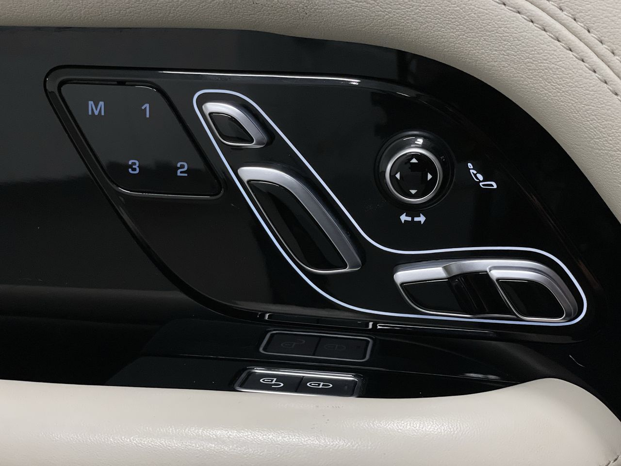 2020 Land Rover Range Rover in Vancouver, British Columbia