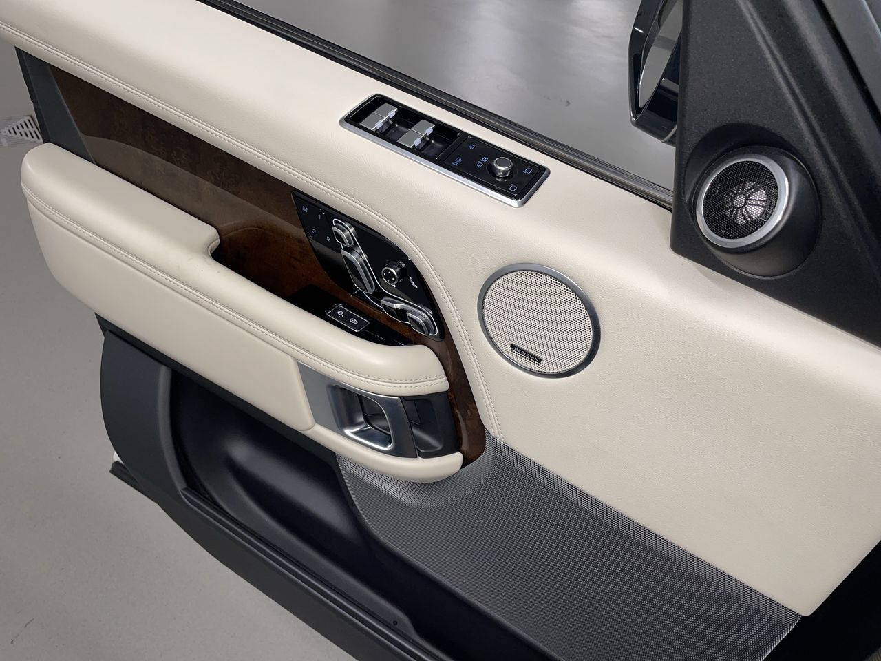 2021 Land Rover Range Rover in Vancouver, British Columbia