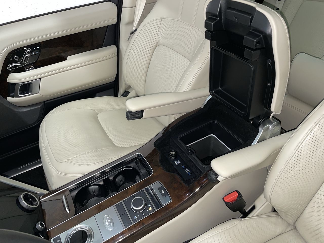 2021 Land Rover Range Rover in Vancouver, British Columbia