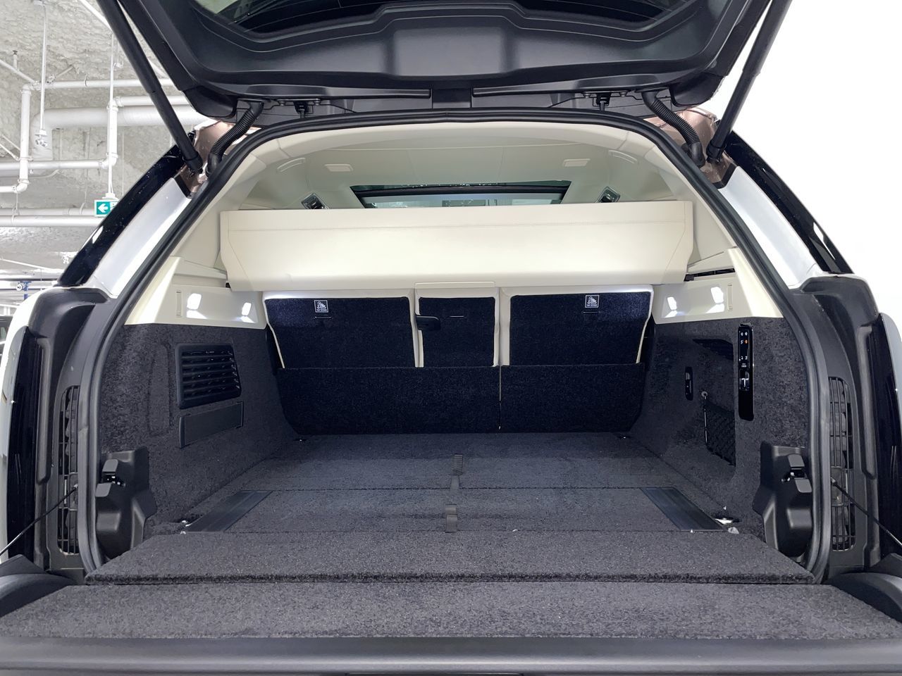 2024 Land Rover Range Rover in Vancouver, British Columbia