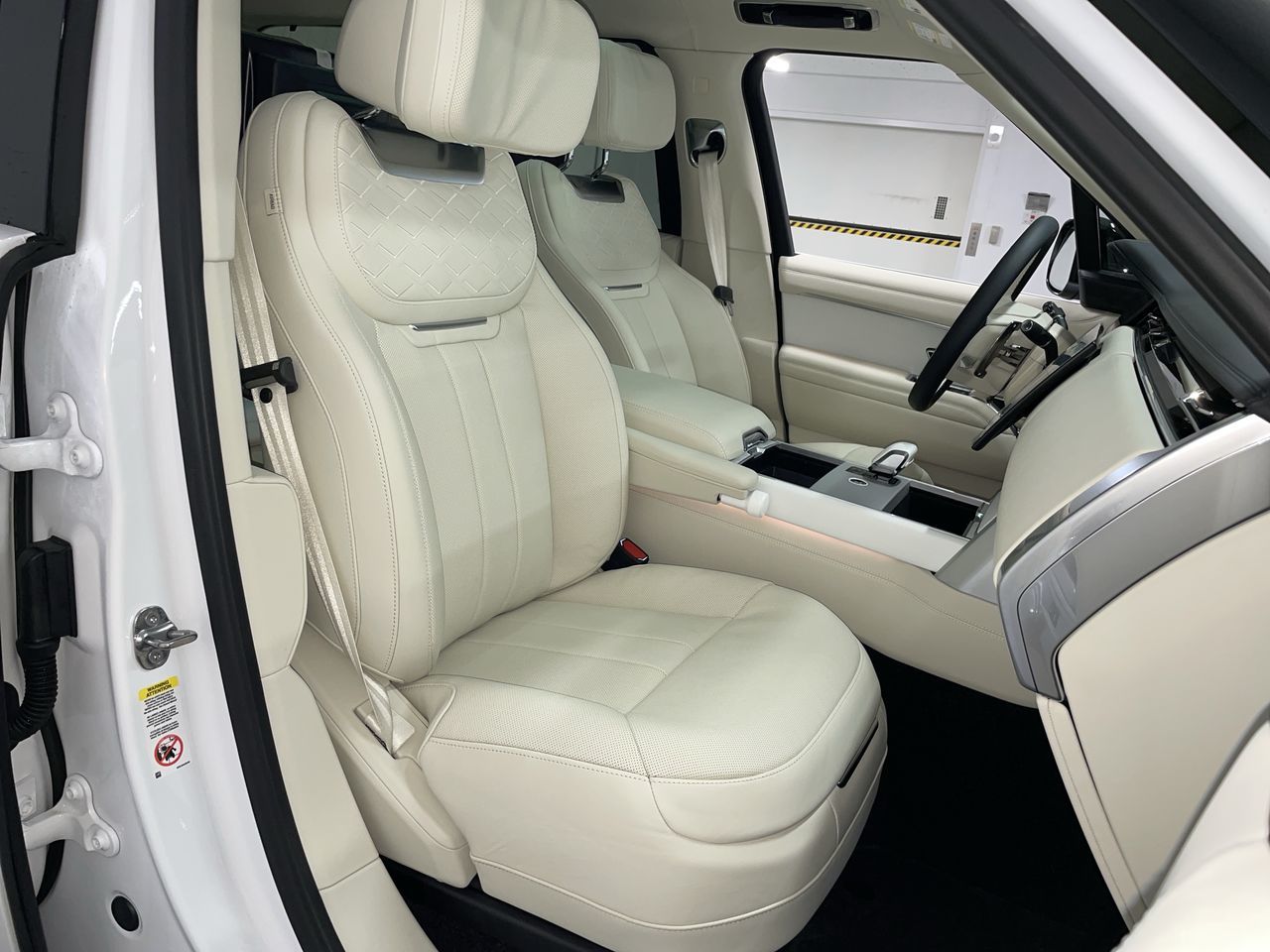 2024 Land Rover Range Rover in Vancouver, British Columbia
