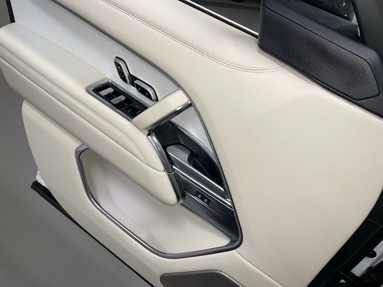 2024 Land Rover Range Rover in Vancouver, British Columbia