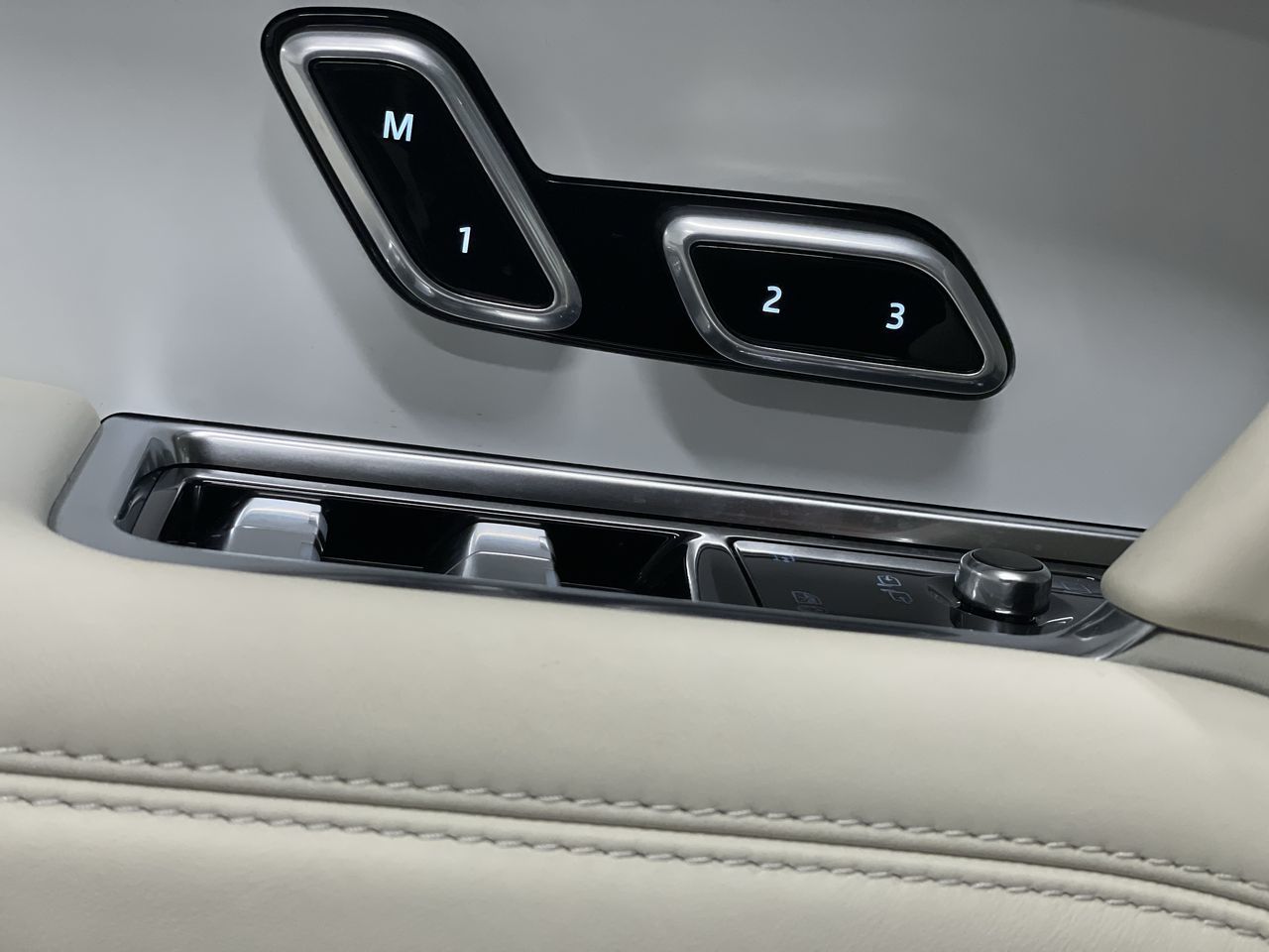 2024 Land Rover Range Rover in Vancouver, British Columbia