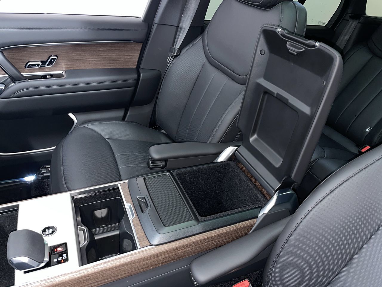 2025  Range Rover Mild Hybrid