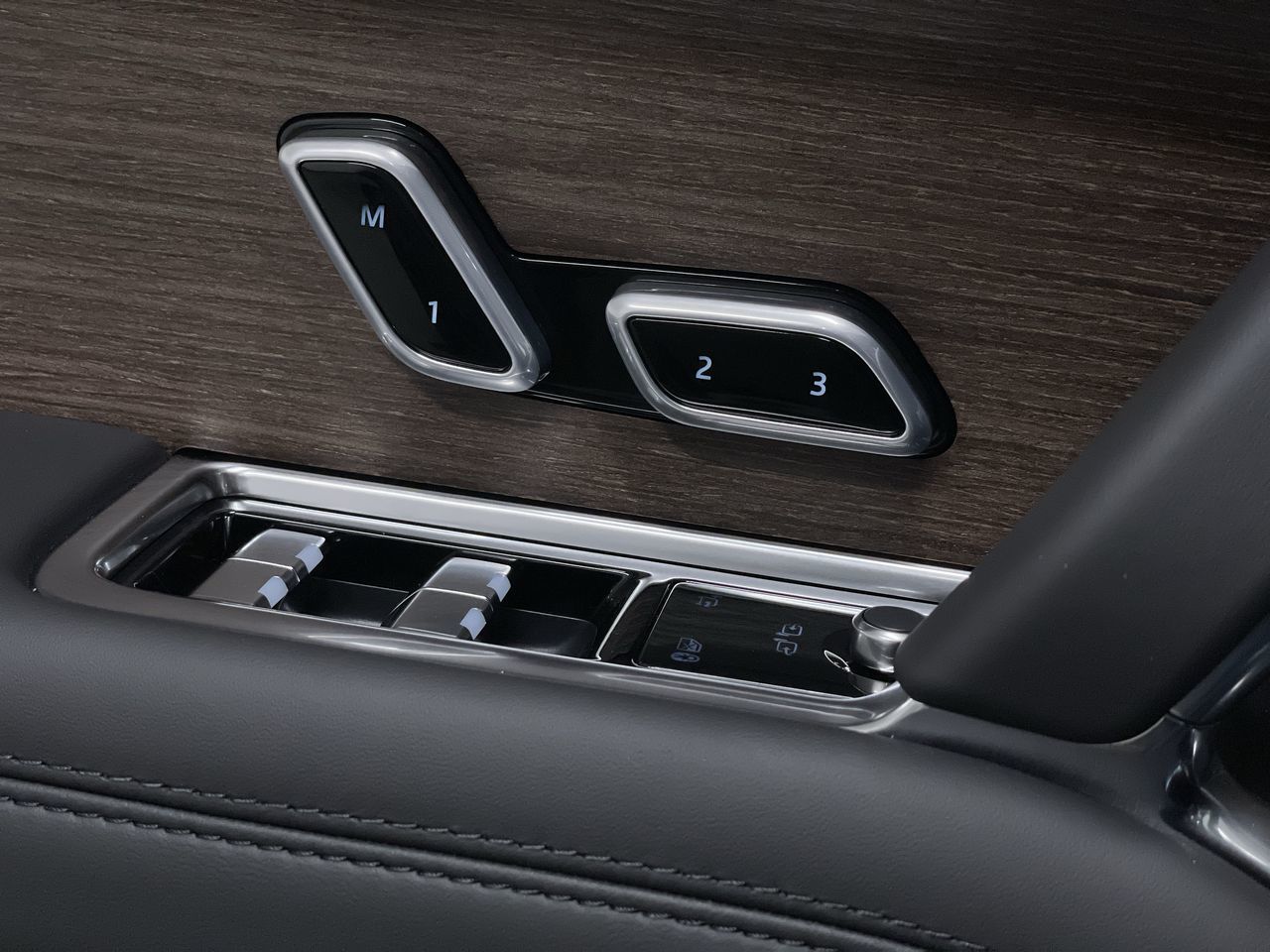 2025  Range Rover Mild Hybrid