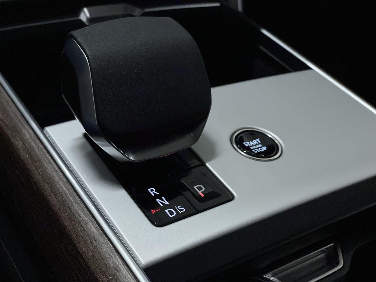 2025  Range Rover Mild Hybrid