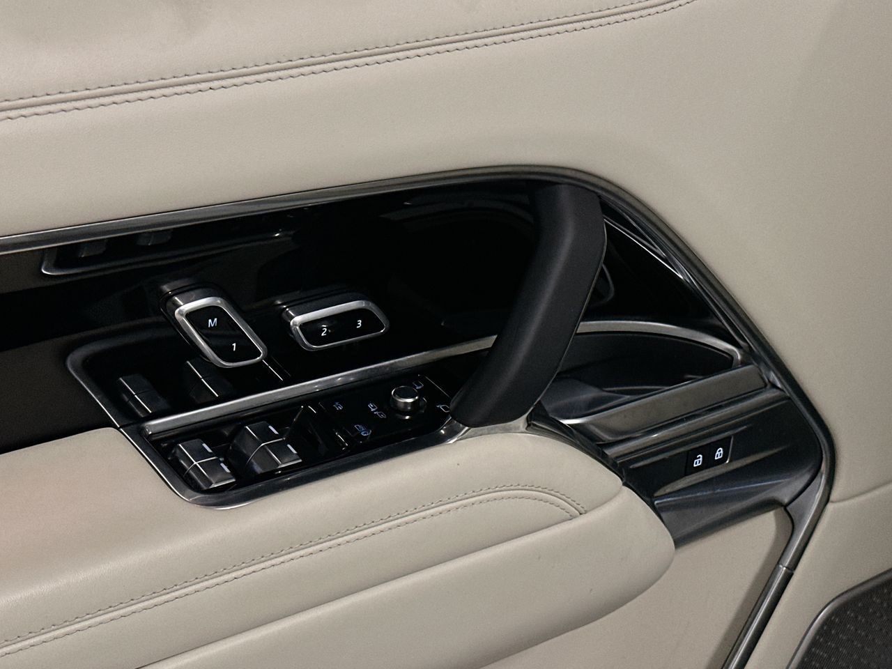 2025 Land Rover Range Rover
