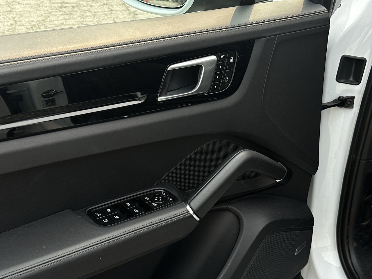 2023 Porsche Cayenne e-Hybrid