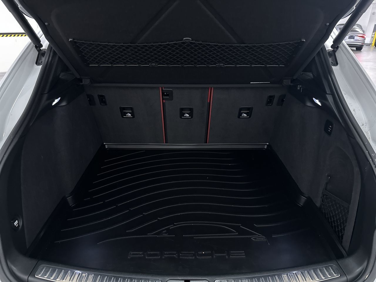 2018  Macan