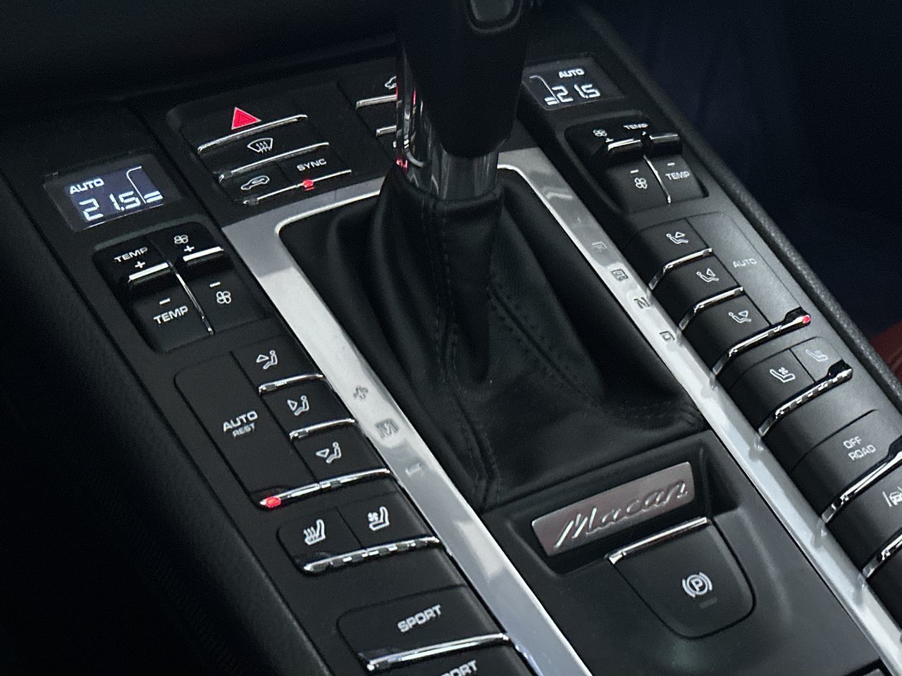 2018  Macan