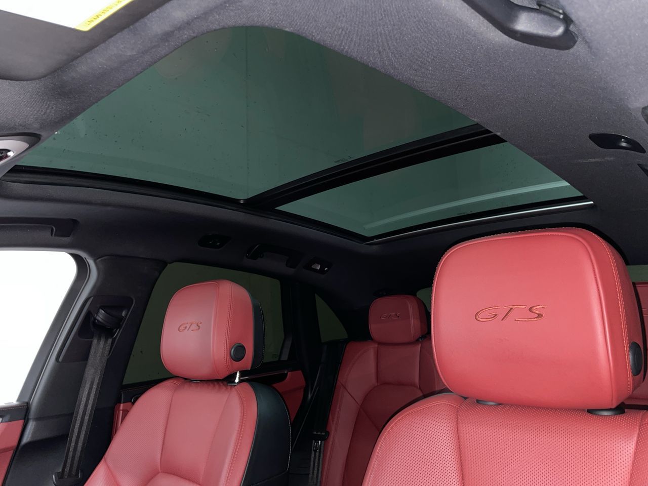 2021  Macan