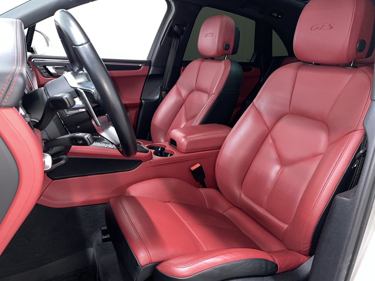 2021  Macan