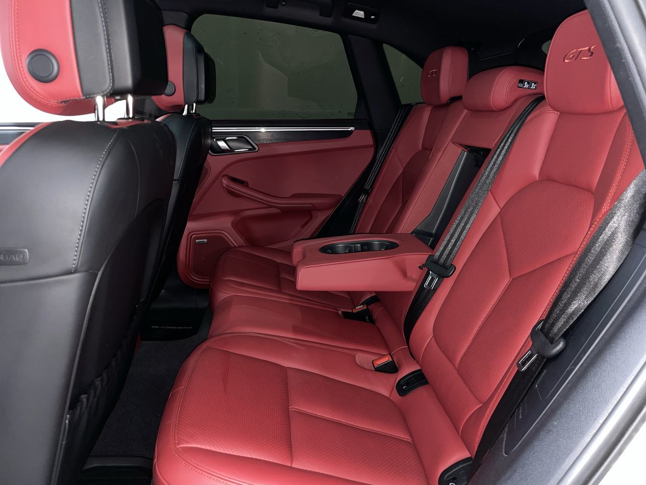 2021  Macan