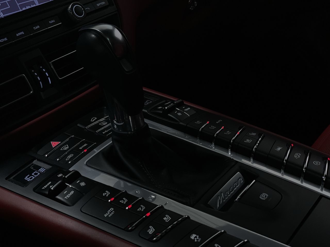2021  Macan