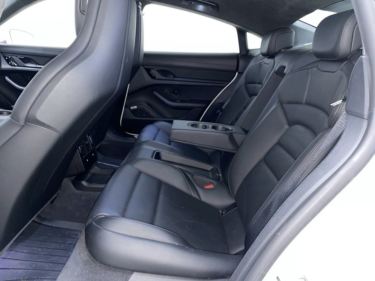 Porsche Taycan  2020 à , Colombie-Britannique