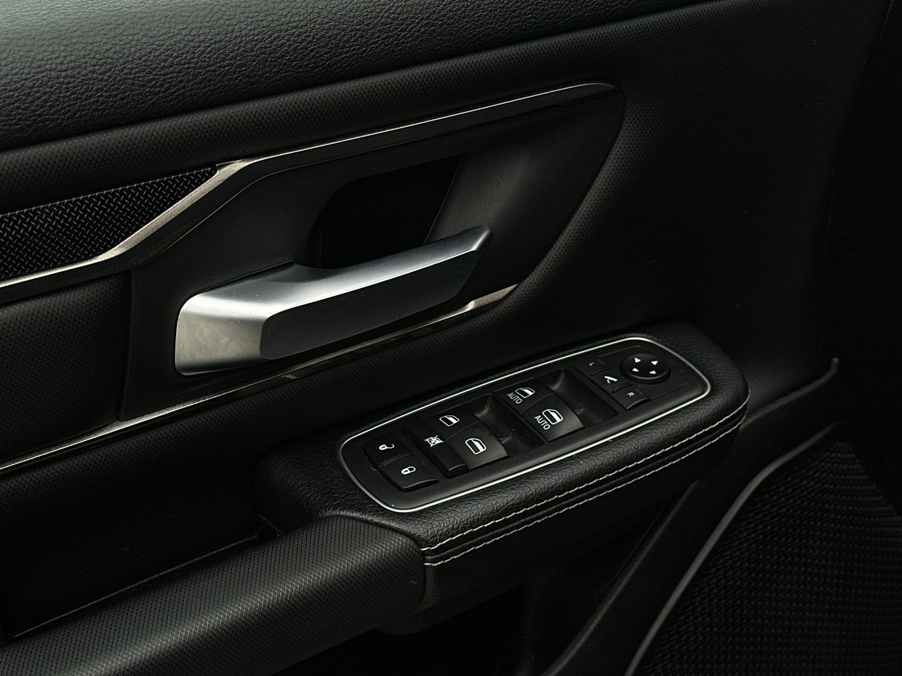 2020 Ram RAM 1500 Crew Cab 4x4 (DT) in Vancouver, British Columbia