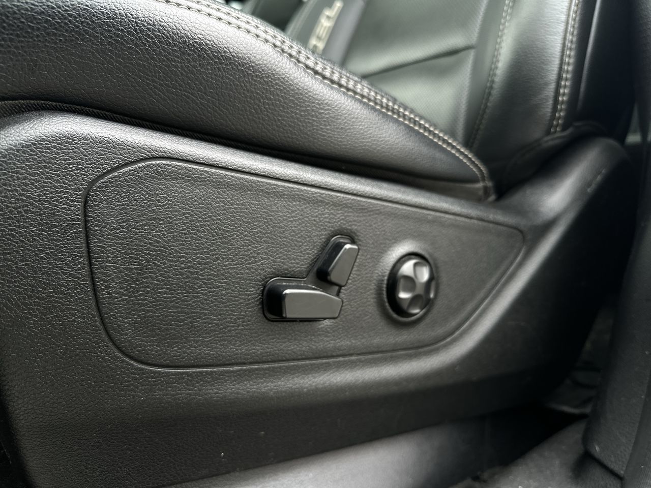 2020 Ram RAM 1500 Crew Cab 4x4 (DT) in Vancouver, British Columbia