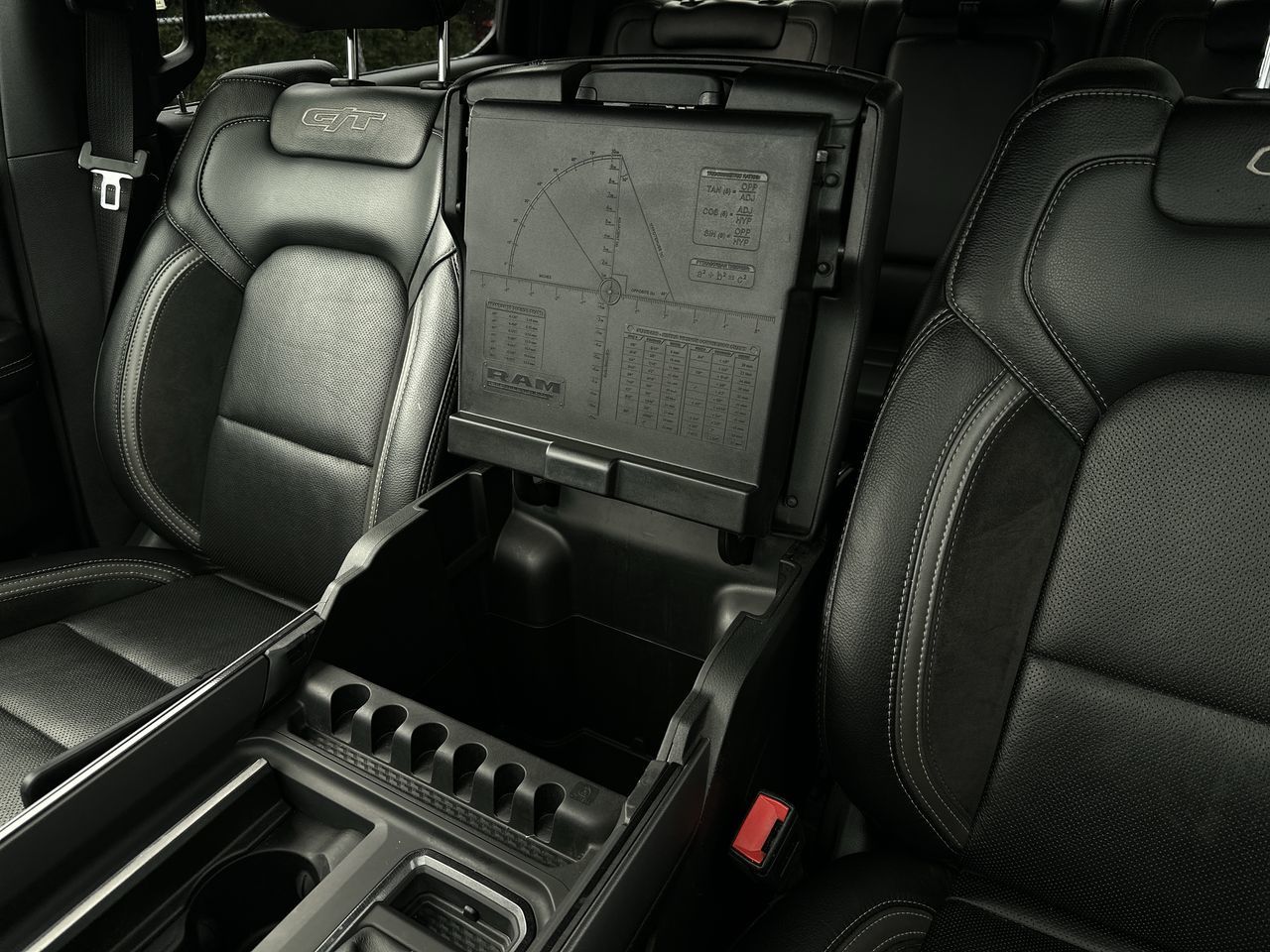 2022  RAM 1500 Crew Cab 4x4 (DT)