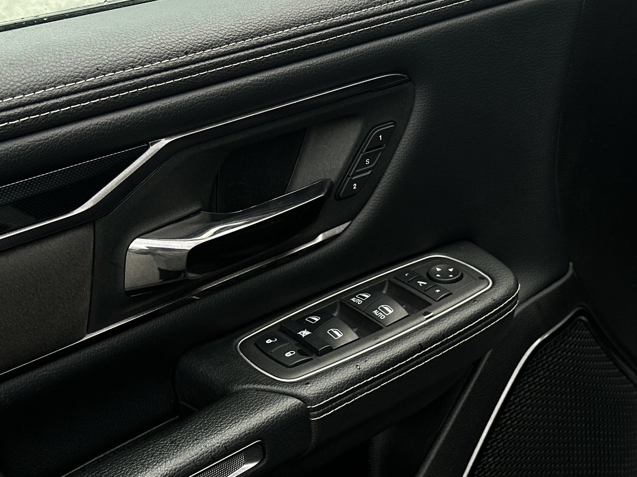 2022  RAM 1500 Crew Cab 4x4 (DT)