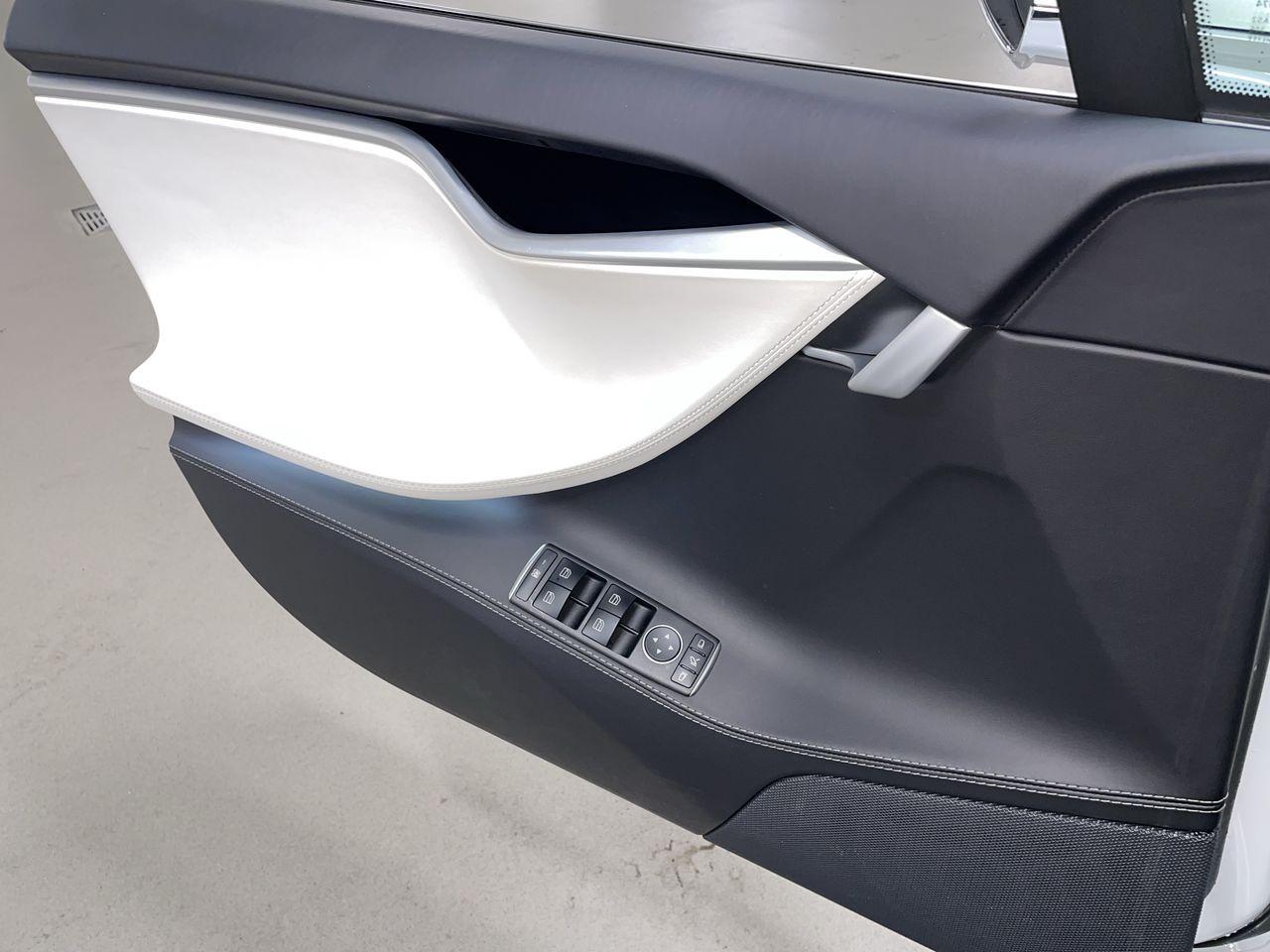 Tesla Model S  2017 à , Colombie-Britannique