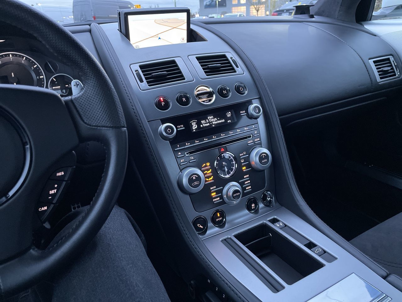 Aston Martin DBS  2010 à Langley, Colombie-Britannique