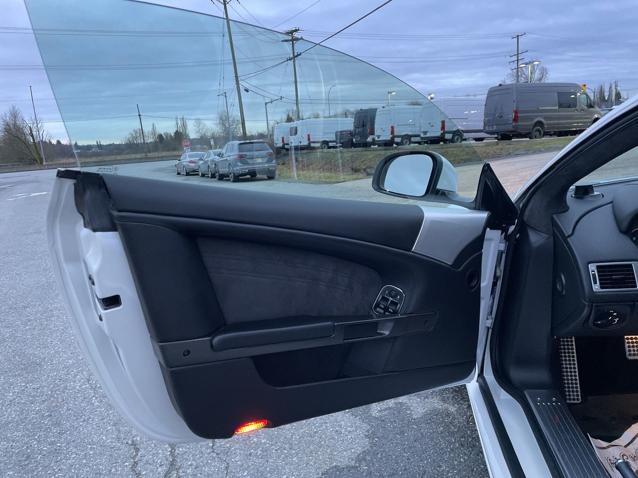 Aston Martin DBS  2010 à Langley, Colombie-Britannique