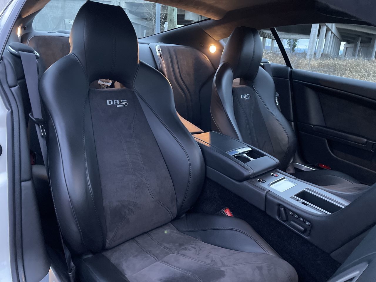 Aston Martin DBS  2010 à Langley, Colombie-Britannique