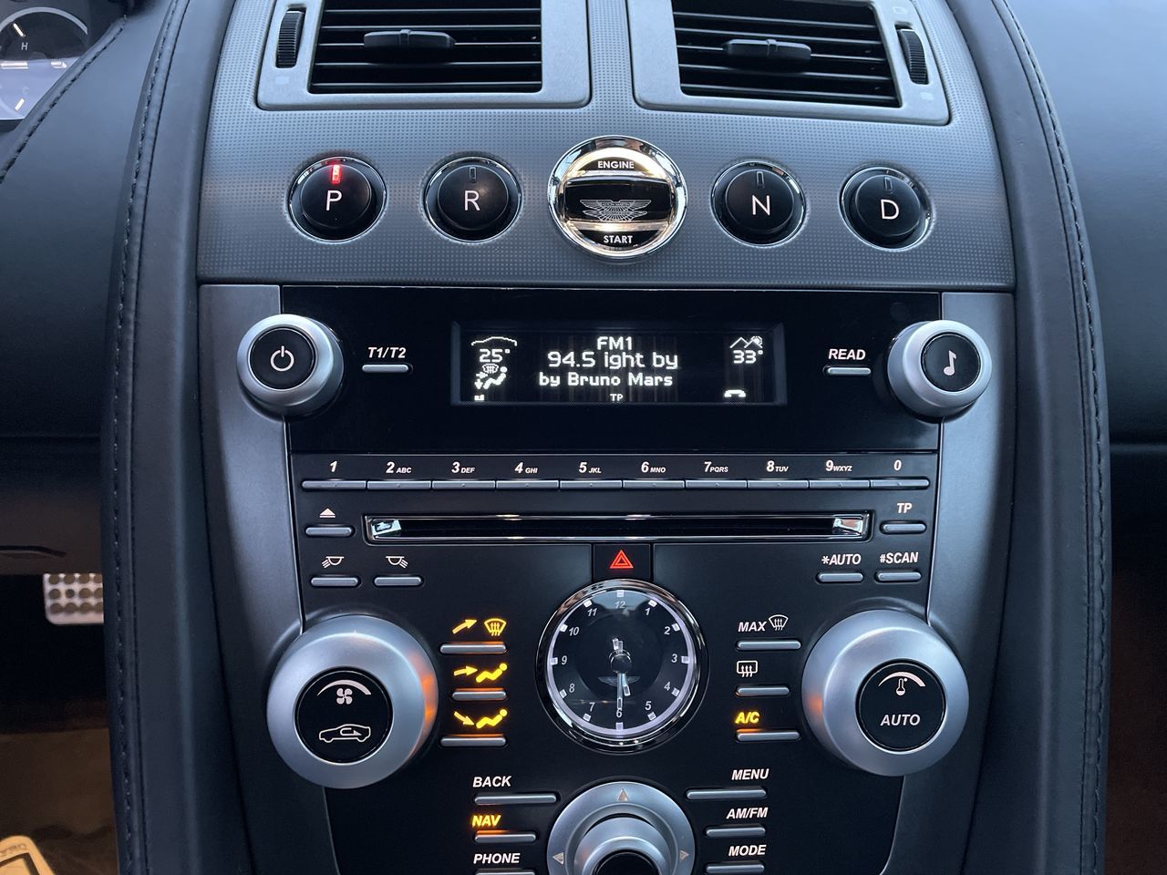 Aston Martin DBS  2010 à Langley, Colombie-Britannique