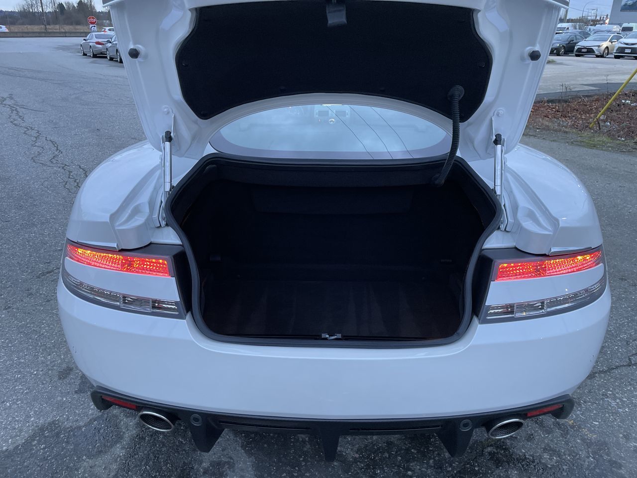 Aston Martin DBS  2010 à Langley, Colombie-Britannique