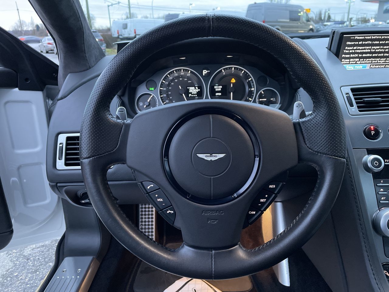 Aston Martin DBS  2010 à Langley, Colombie-Britannique