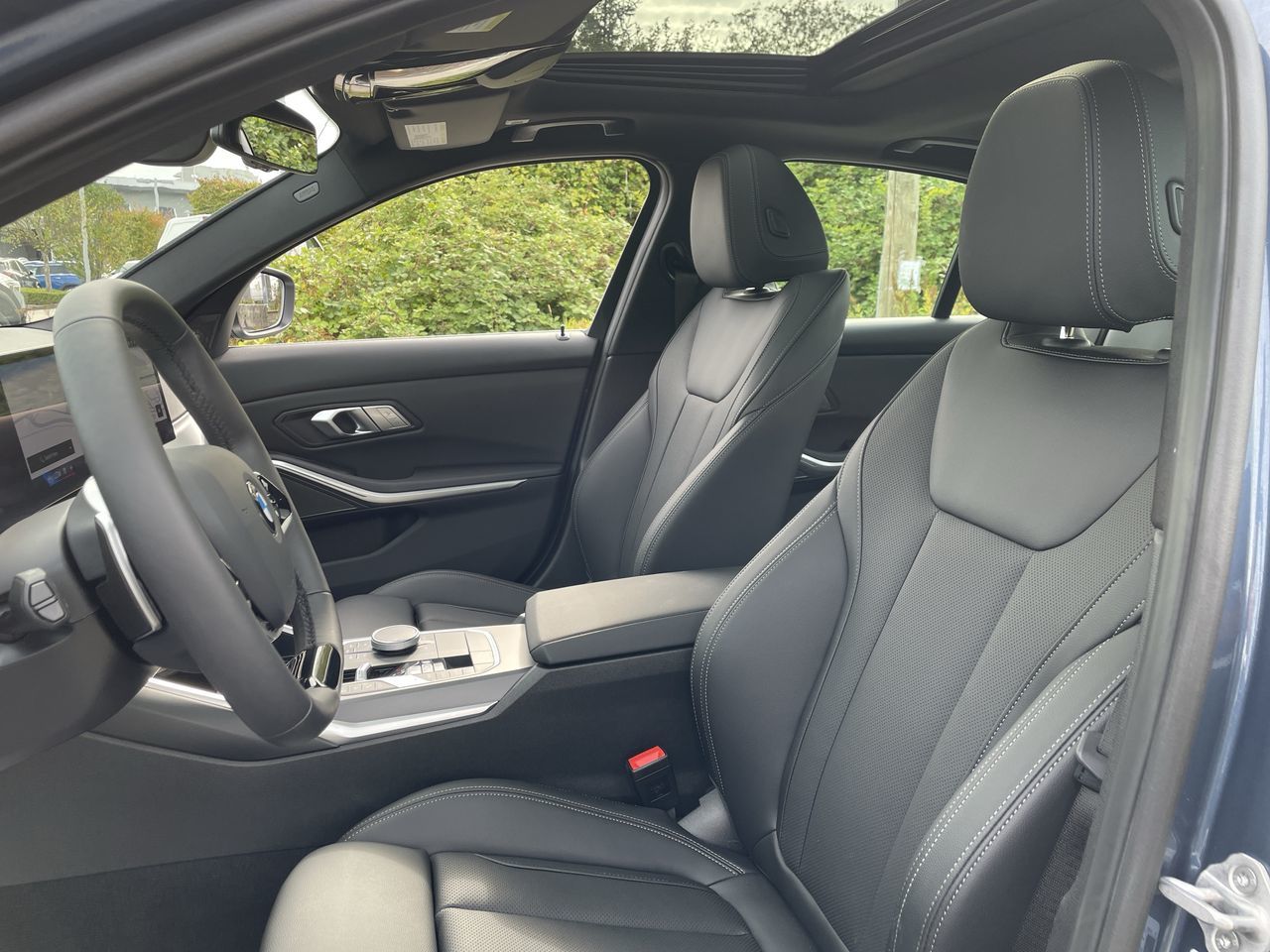 2026 BMW 330i
