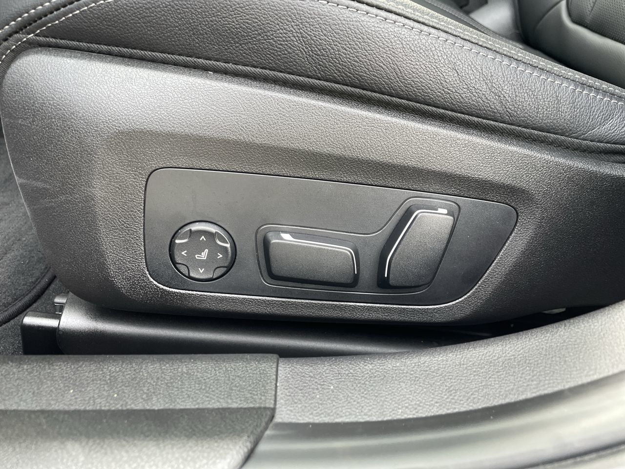 2026 BMW 330i