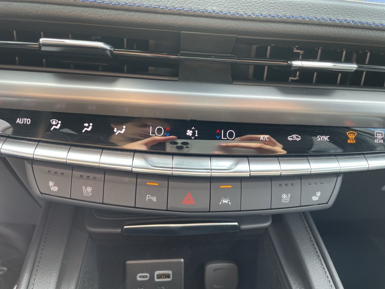 2024 Cadillac XT4