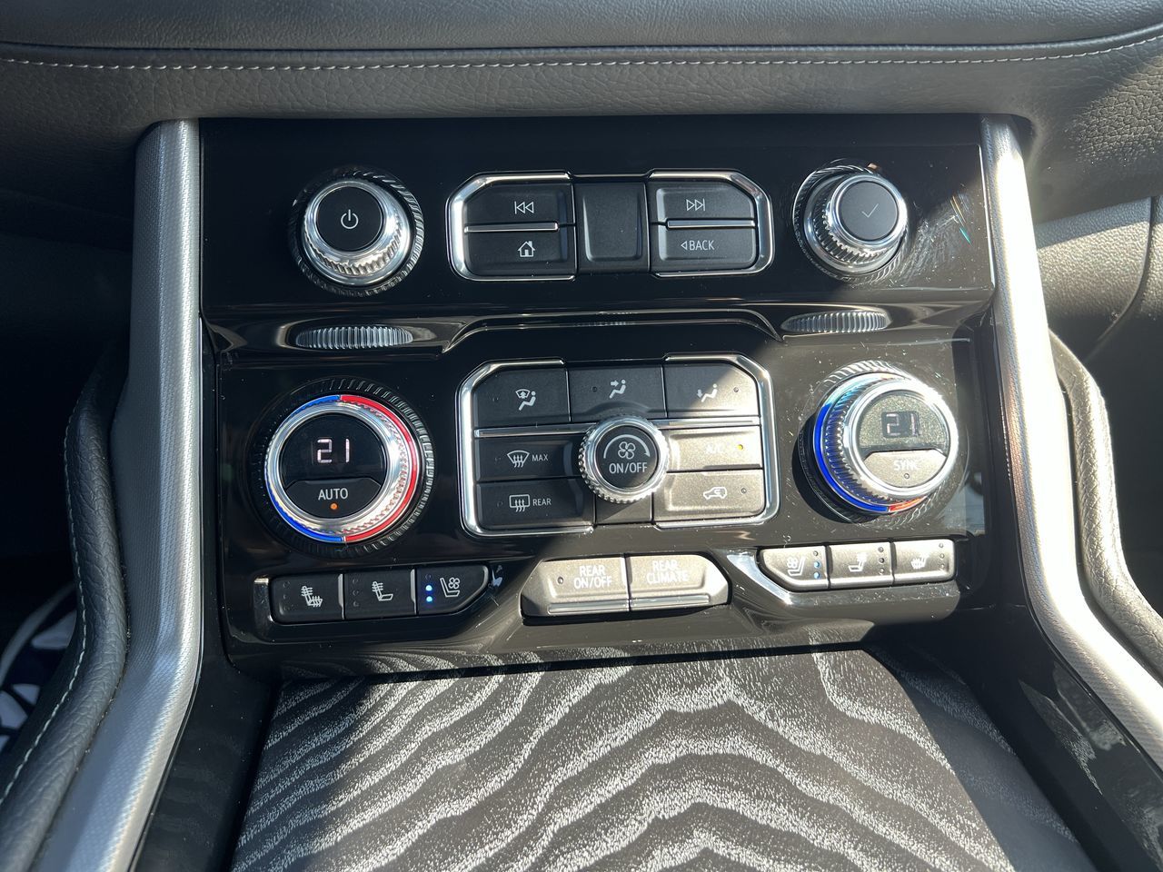 2023 GMC Yukon XL in Langley, British Columbia