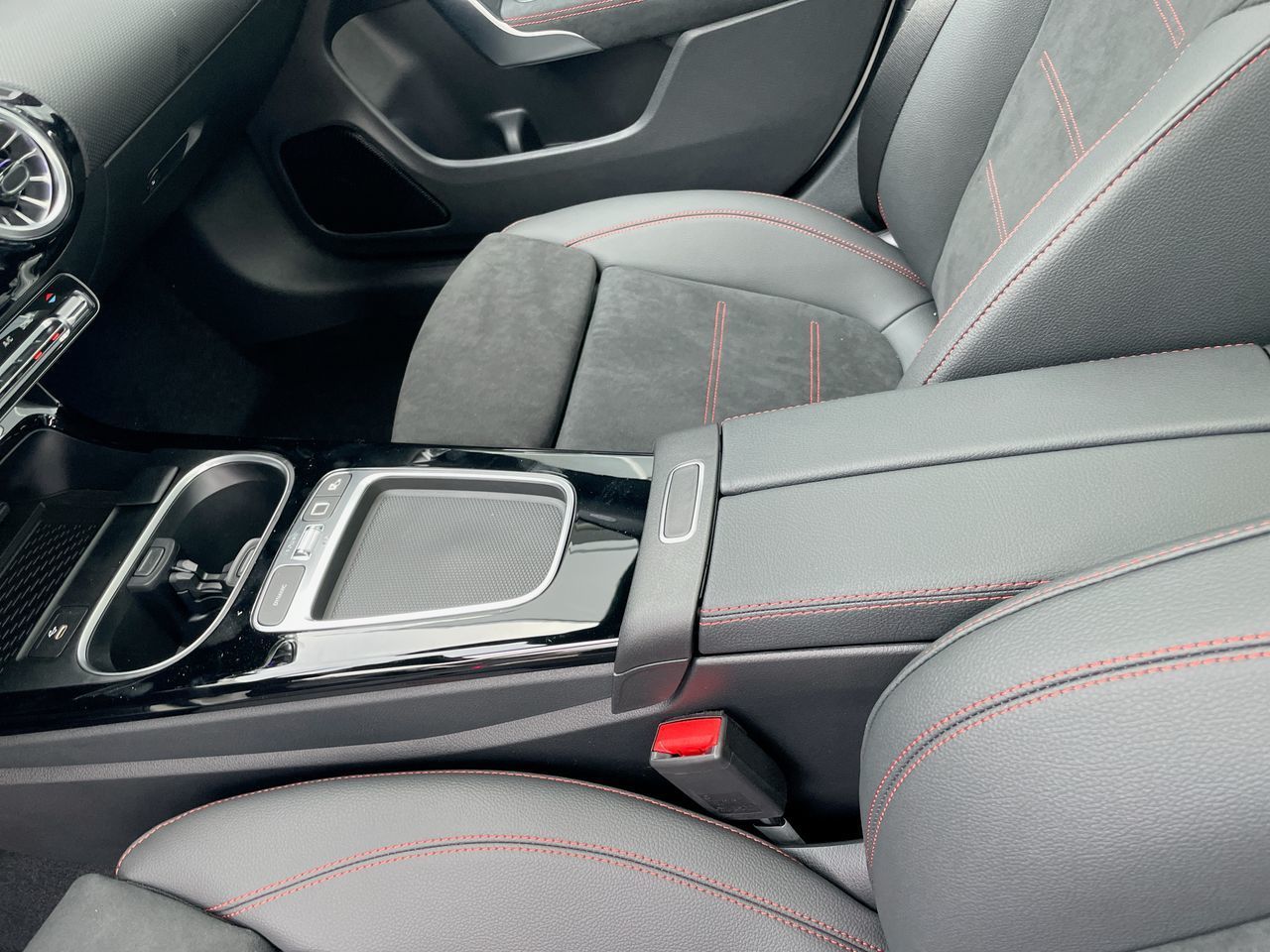 2025 Mercedes-Benz CLA250