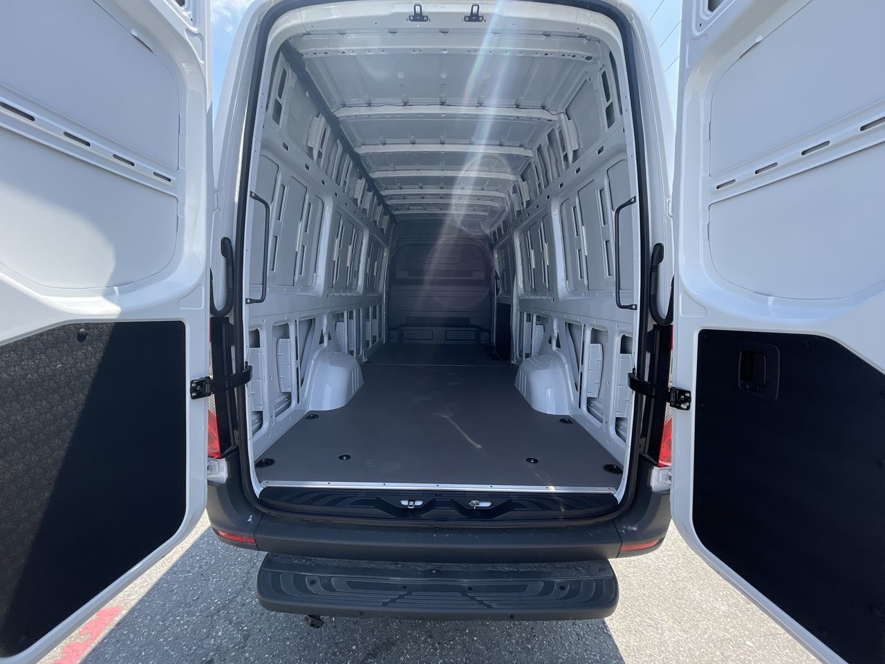 2025 Mercedes-Benz ESprinter