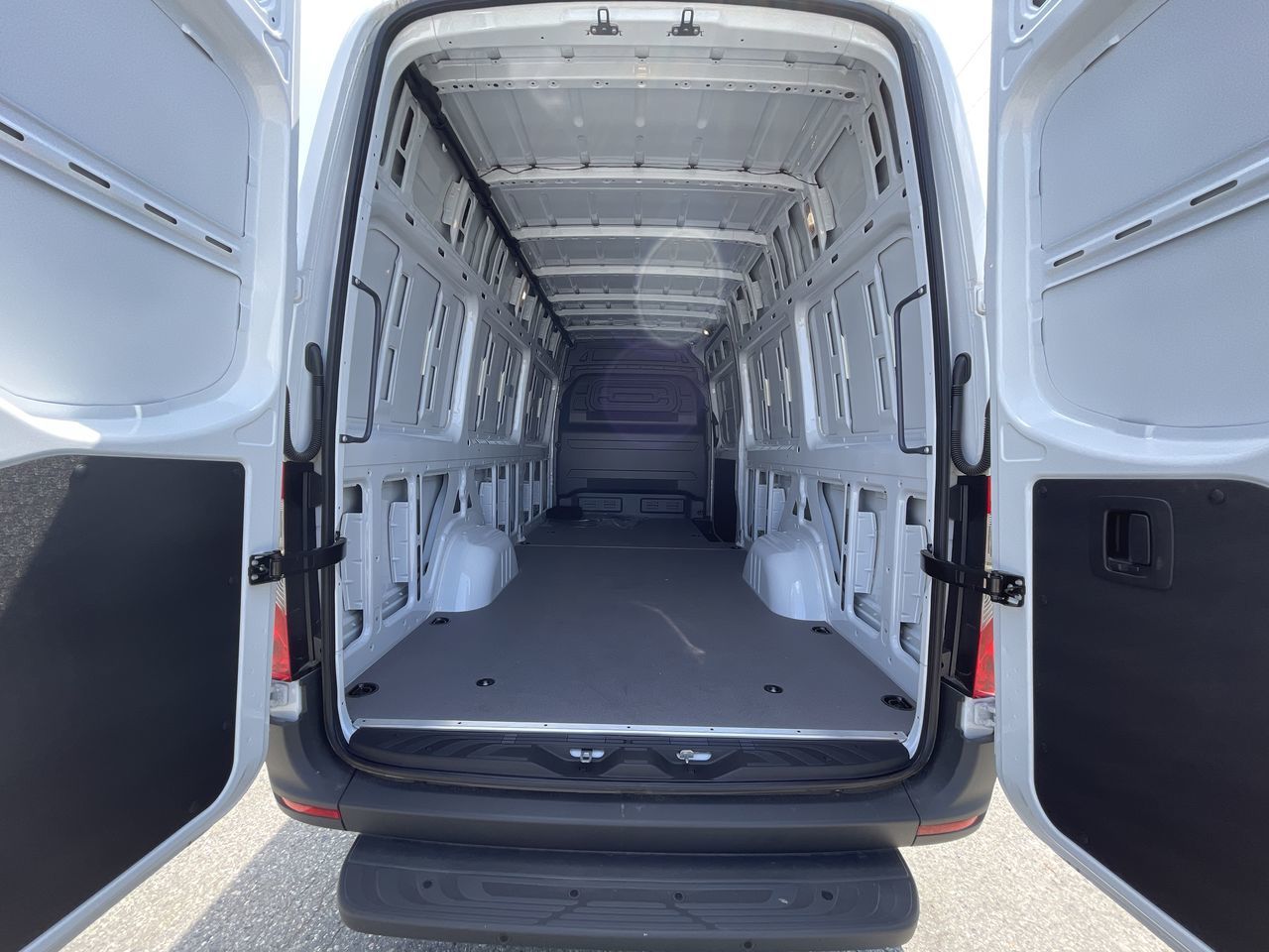 2025 Mercedes-Benz ESprinter