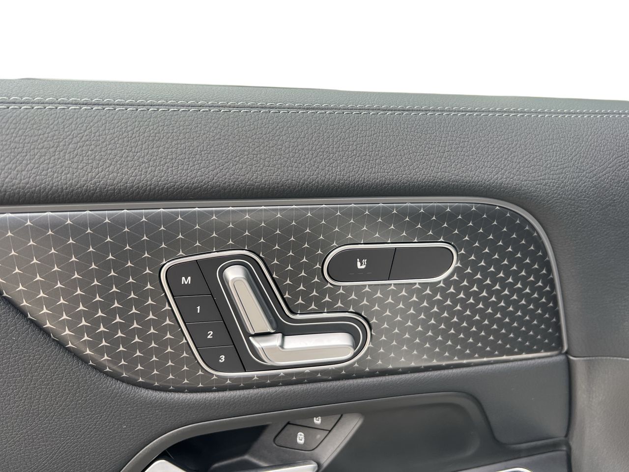 2025 Mercedes-Benz GLA250