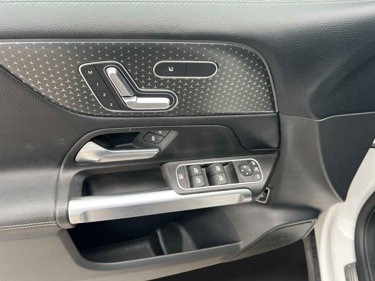 2024 Mercedes-Benz GLB250