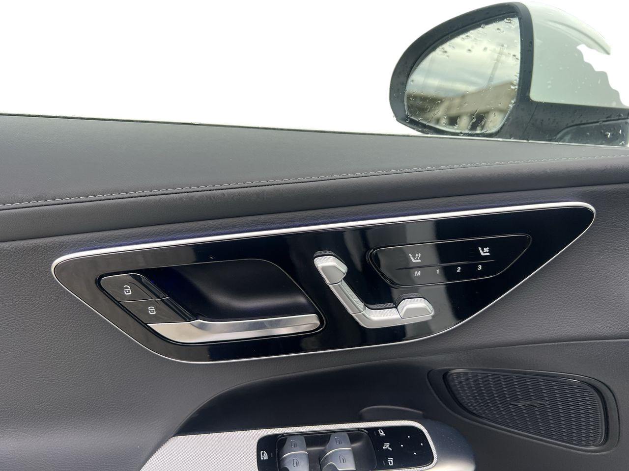 2025 Mercedes-Benz GLC Plug-in Hybrid in Langley, British Columbia