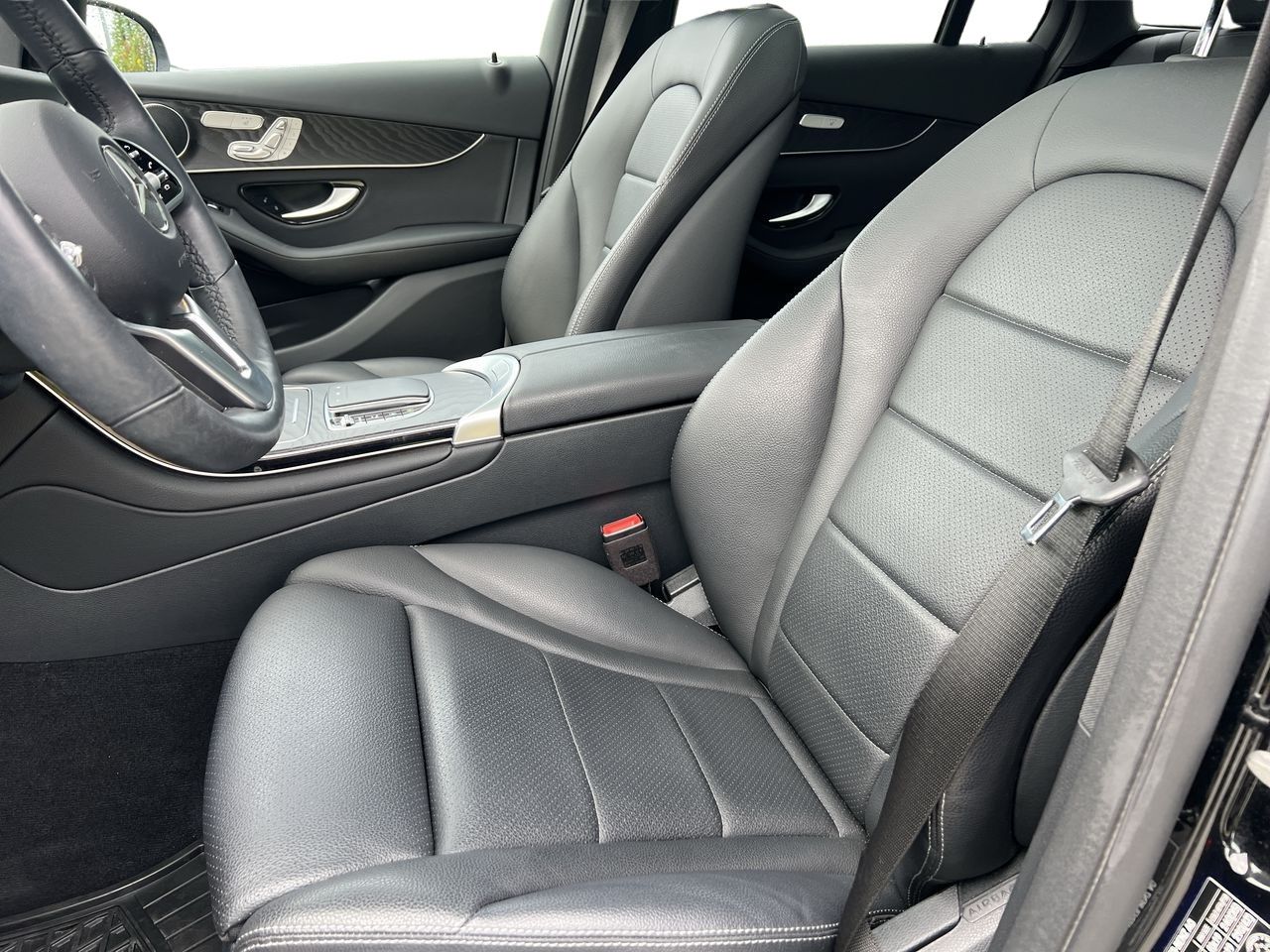 2021 Mercedes-Benz GLC300 in Langley, British Columbia