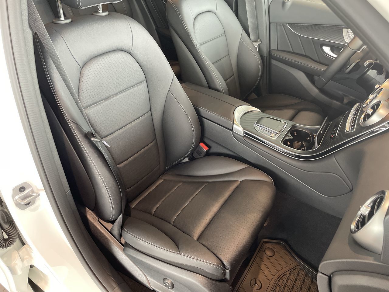 2022 Mercedes-Benz GLC300