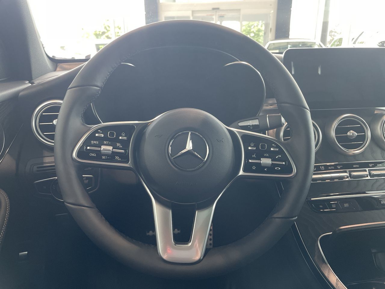 2022 Mercedes-Benz GLC300