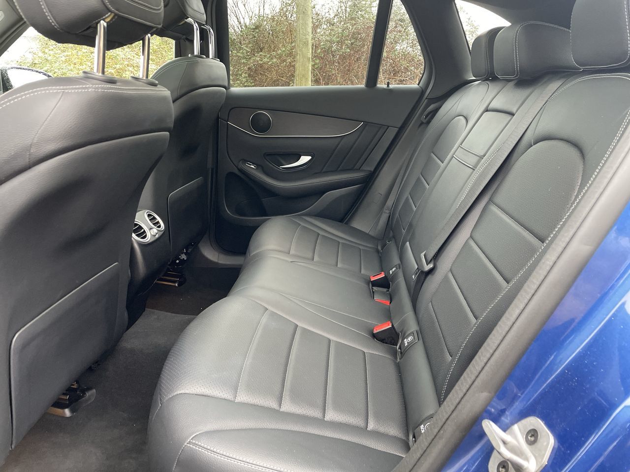 2022  GLC300
